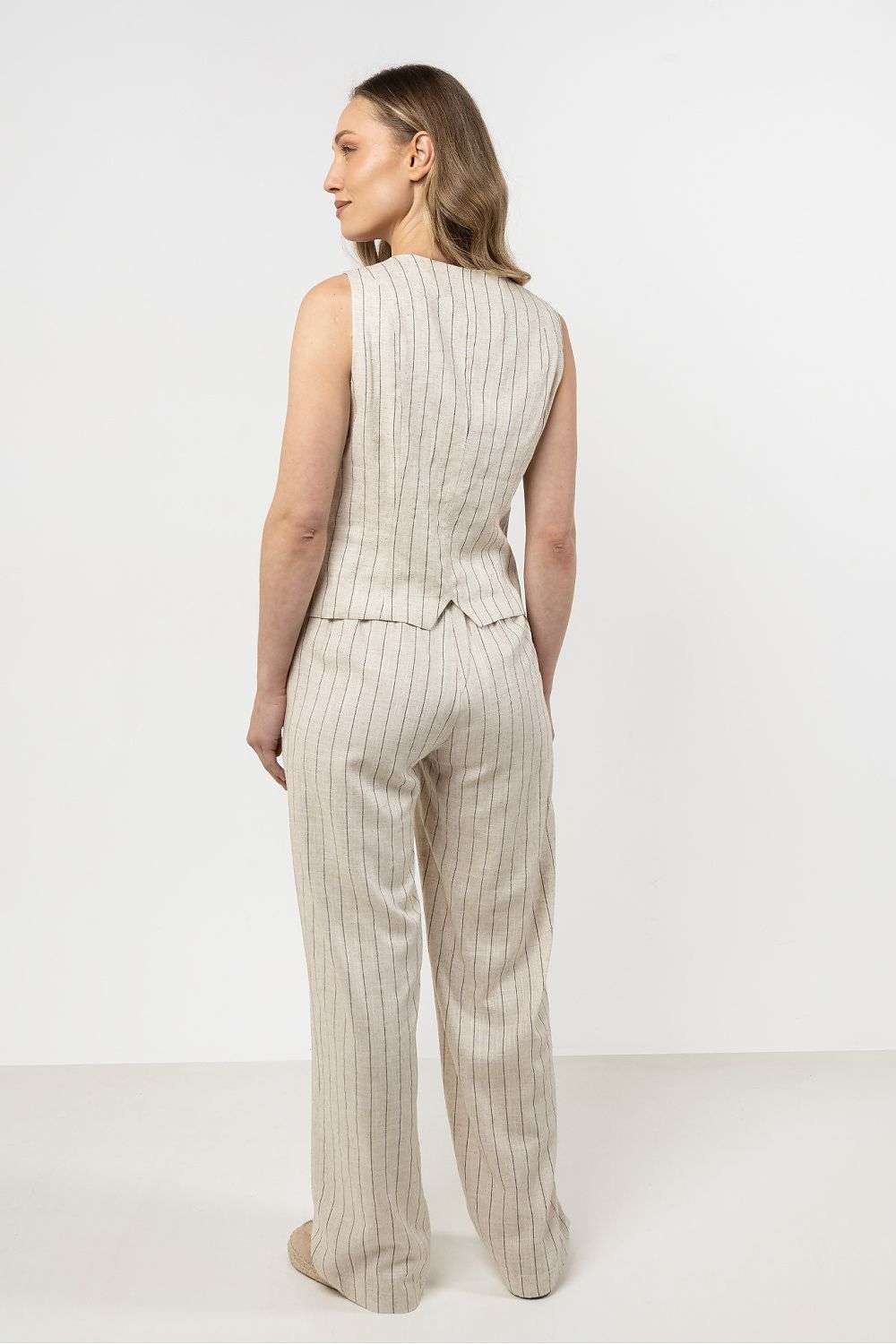 vest model 212179 awama
