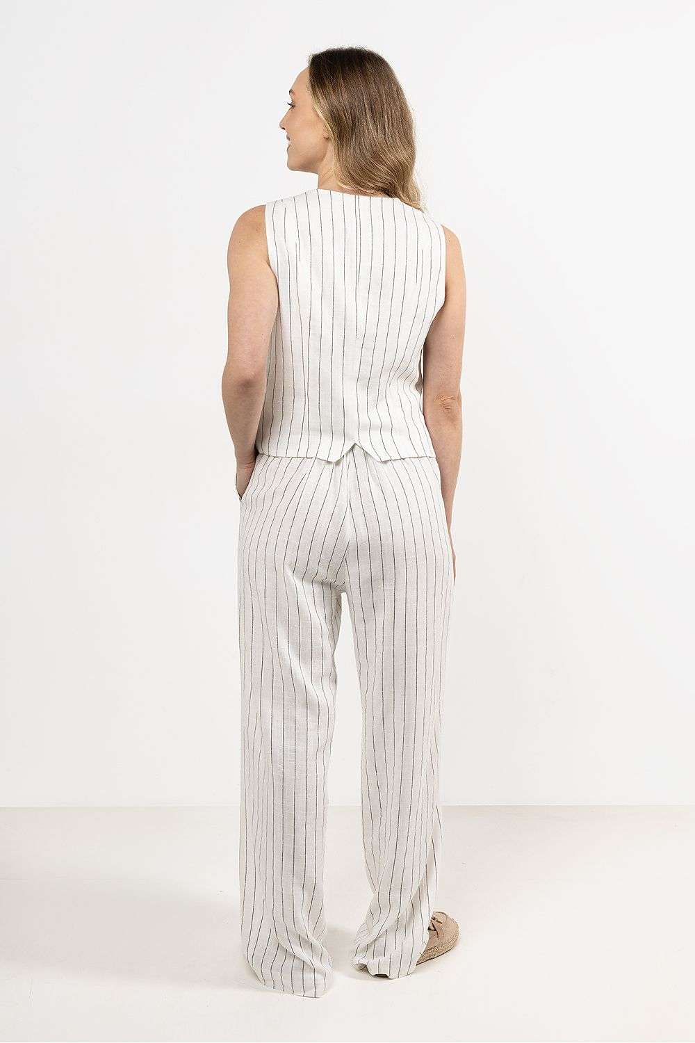 vest model 212180 awama
