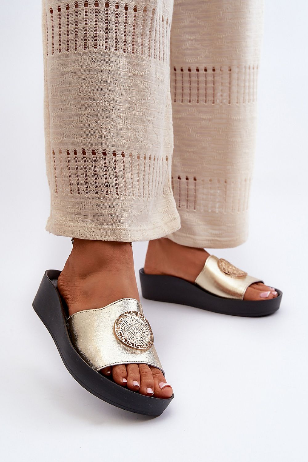 slippers model 198479 Step in style