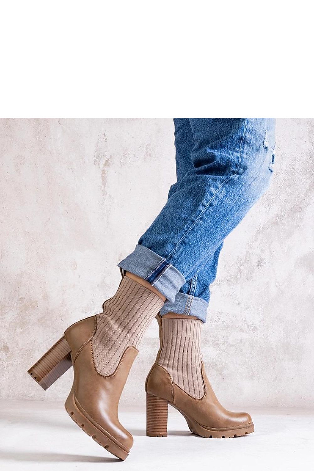 Boots on wedge heel model 205041 Solea
