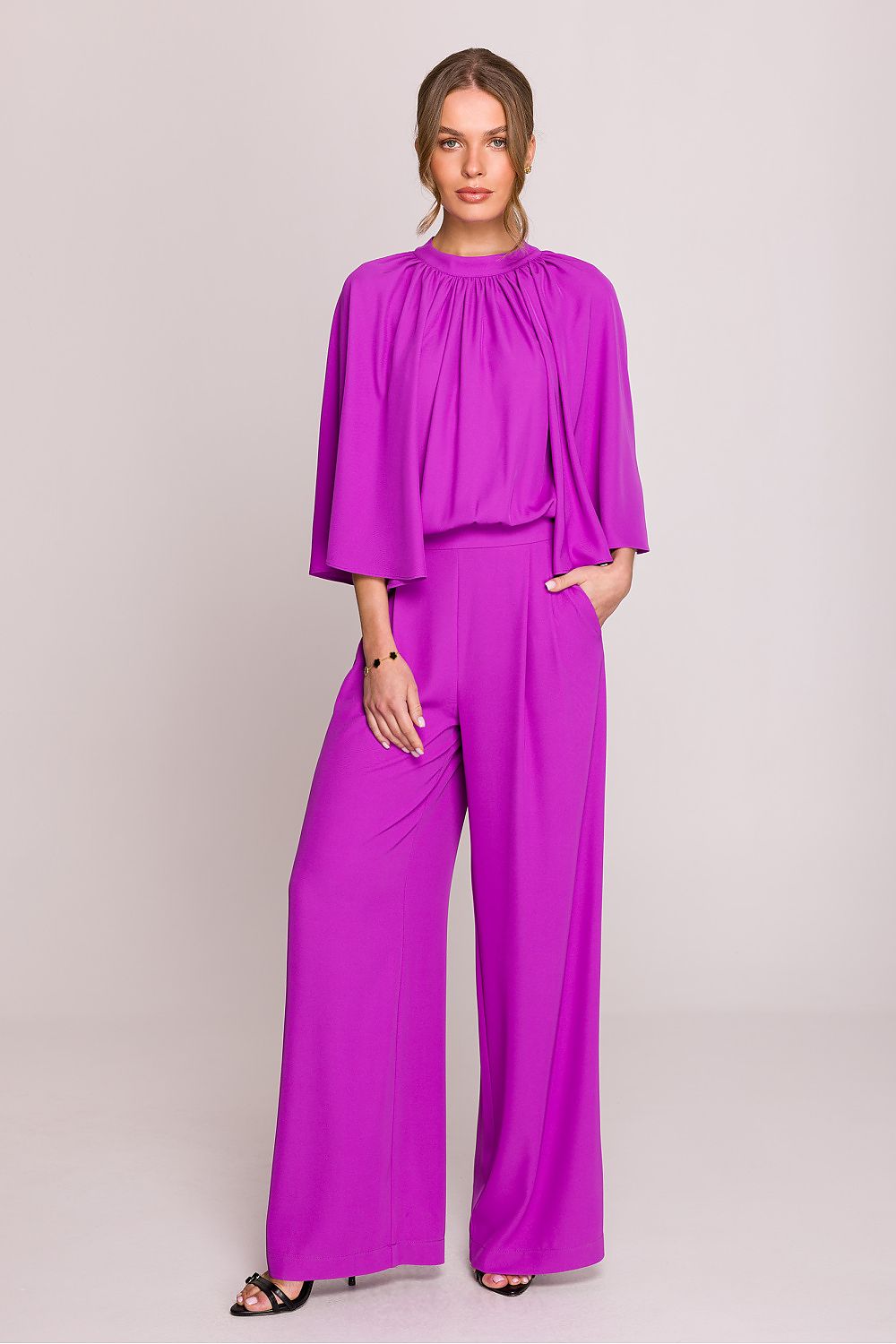 Elegante dames jumpsuit Serene Grace met kimonomouwen en wijde broekspijpen – stijlvol voor elke gelegenheid
