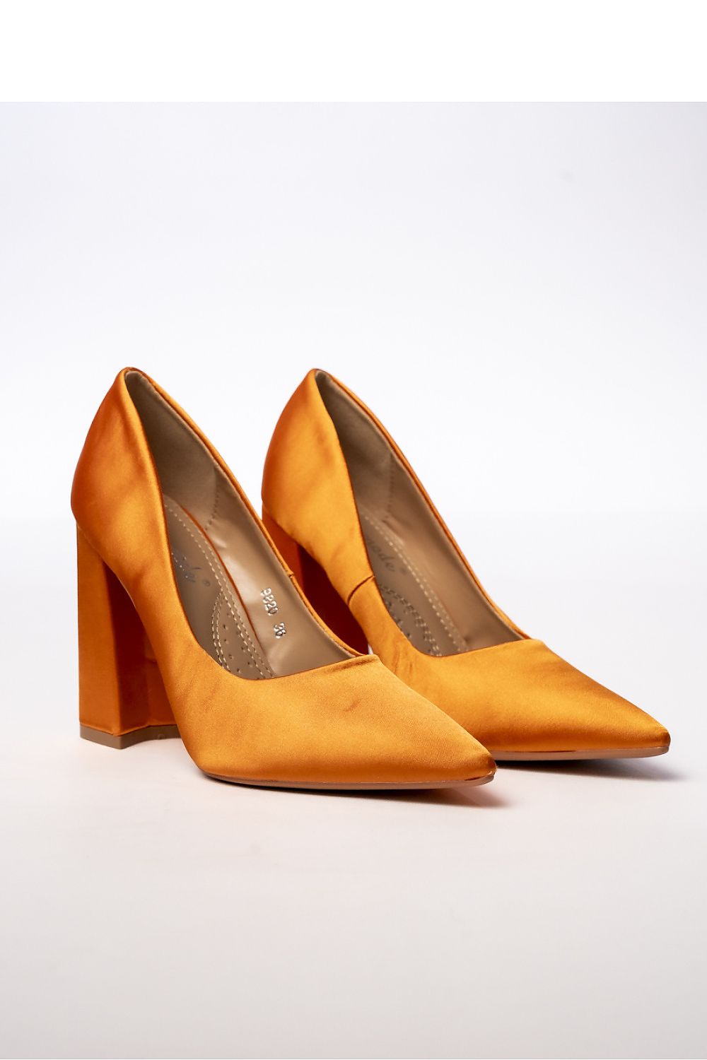 Pumps met dikke hak model 210530 Inello