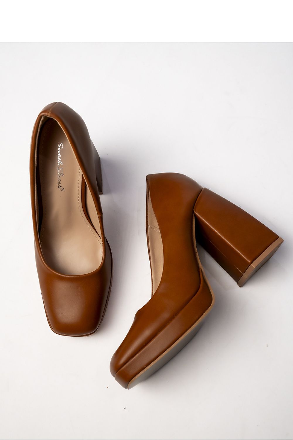 Pumps met dikke hak model 210549 Inello