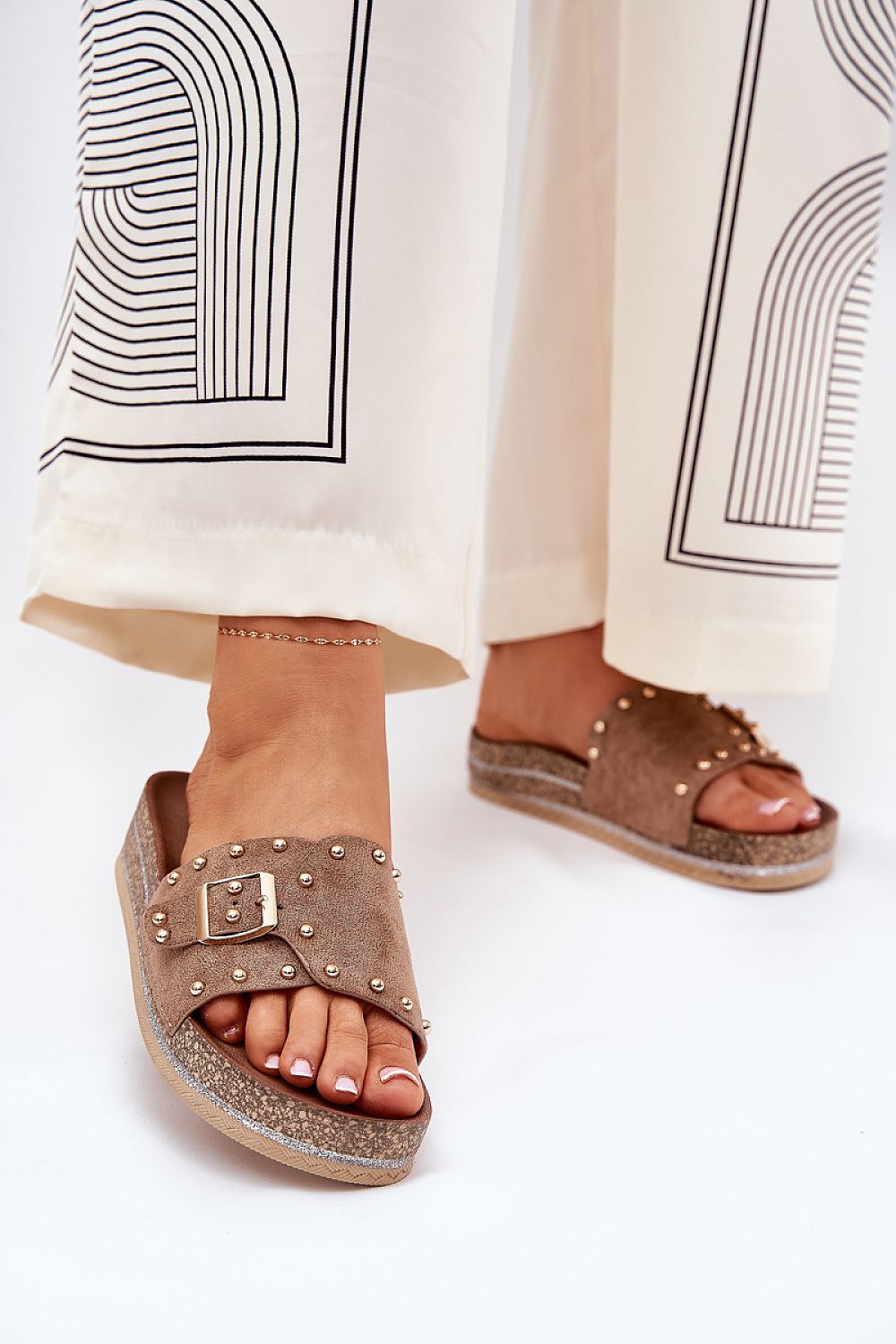 slippers model 210755 Step in style