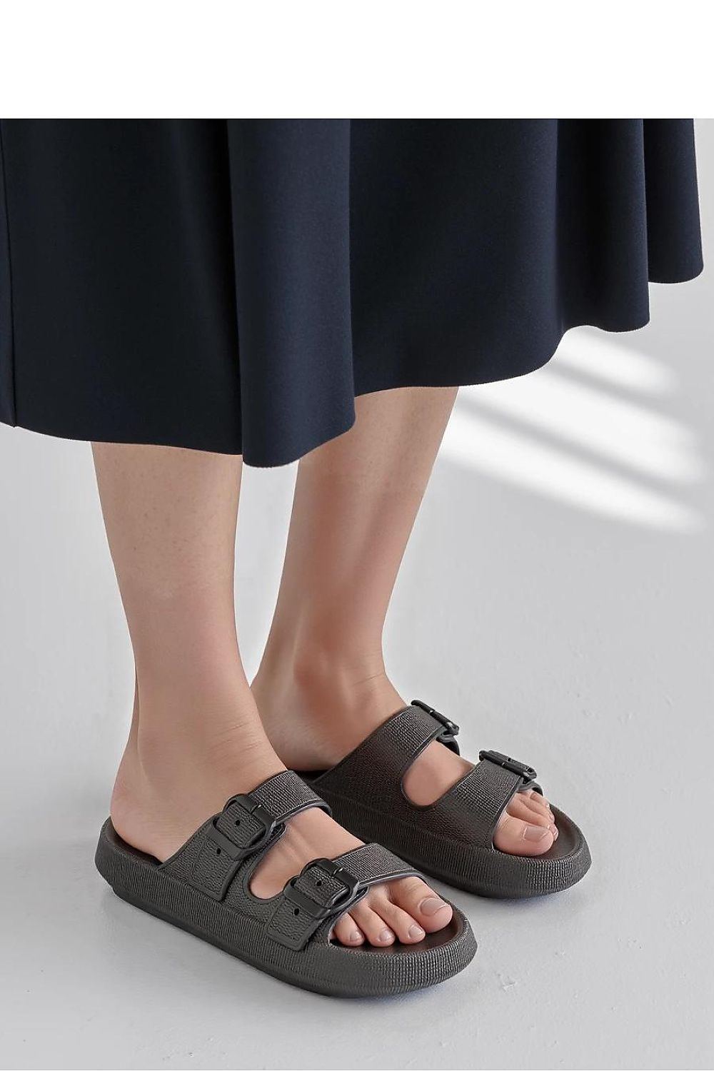 slippers model 212945 Inello