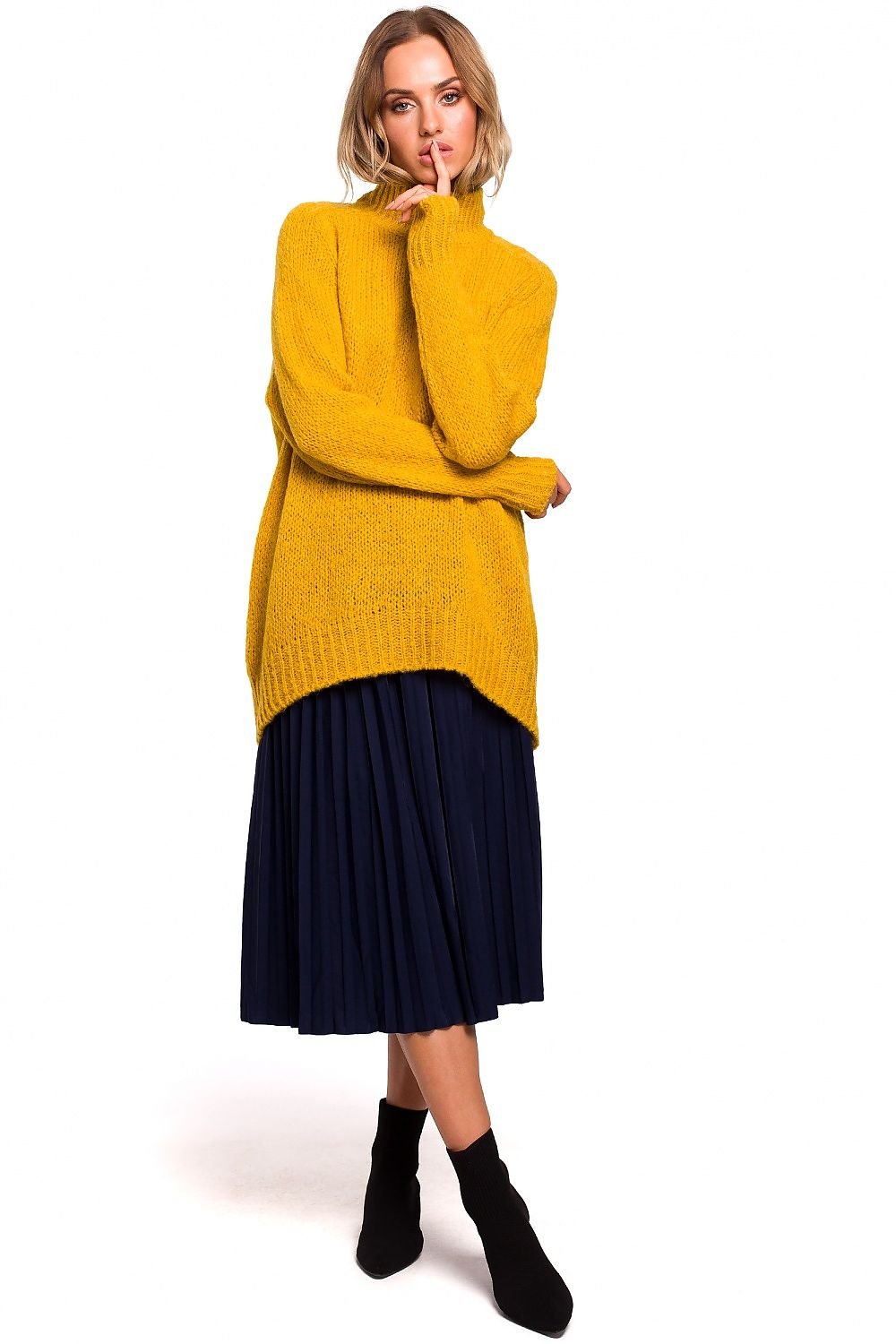 sweater model 135444 Tired