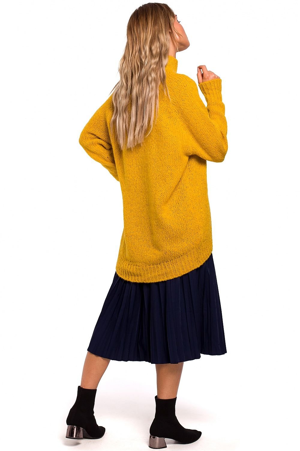 sweater model 135444 Tired