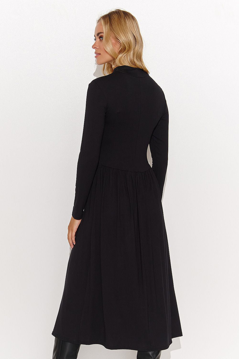 Day dress model 185230 Makadamia