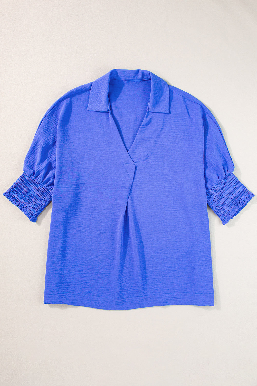 Witte boxy blouse met kraag en gesmokte mouwboorden - PrizQ