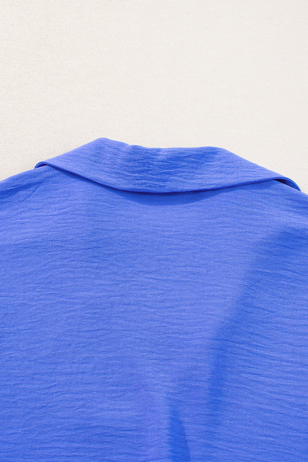 Witte boxy blouse met kraag en gesmokte mouwboorden - PrizQ