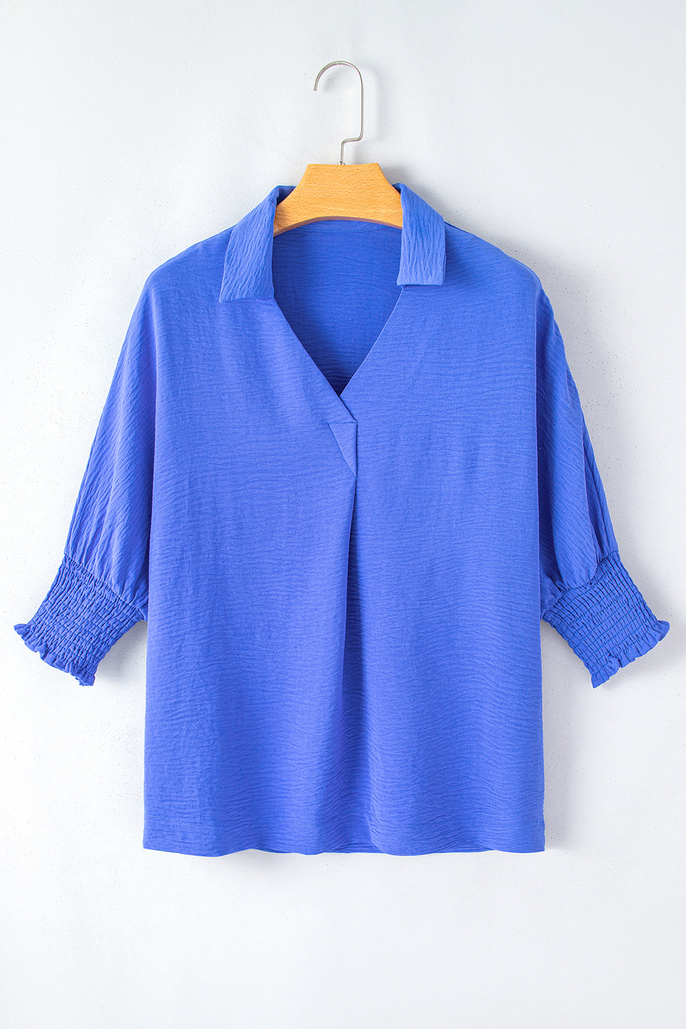 Witte boxy blouse met kraag en gesmokte mouwboorden - PrizQ