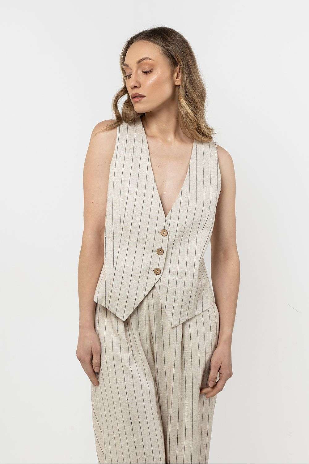  vest model 212179 awama 