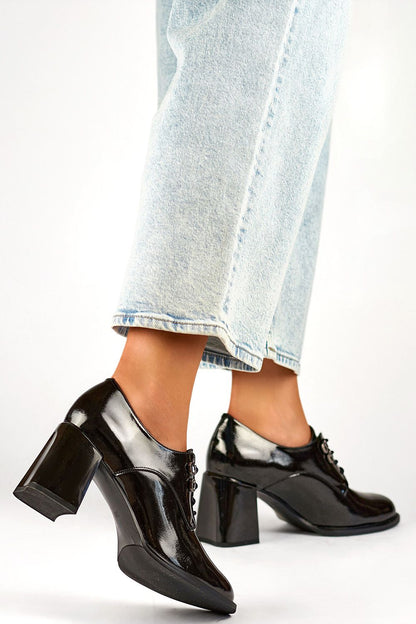 Shoes on heels model 200454 PRIMO