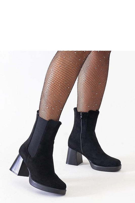 Boots on wedge heel model 205033 Solea