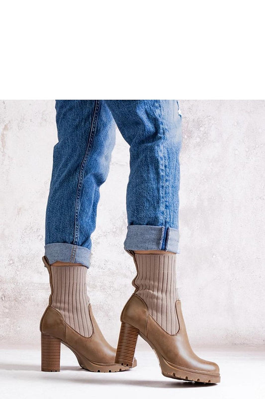 Boots on wedge heel model 205041 Solea