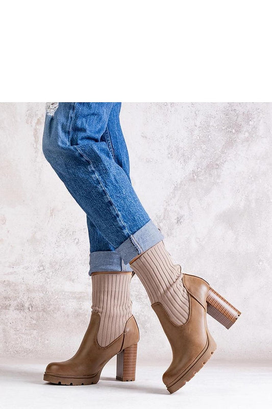 Boots on wedge heel model 205041 Solea