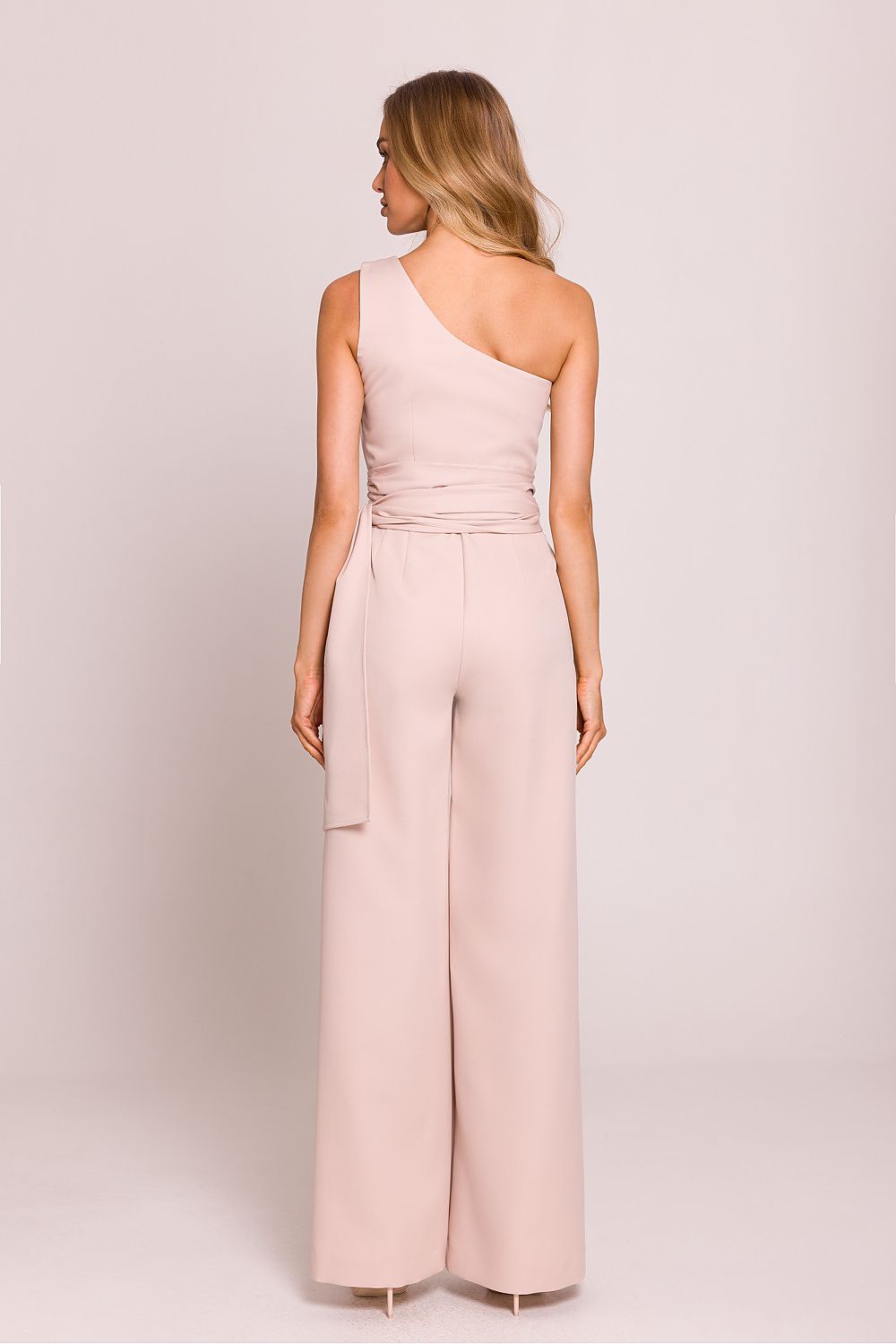 Elegante jumpsuit met verborgen zijrits en licht uitlopende broekspijpen