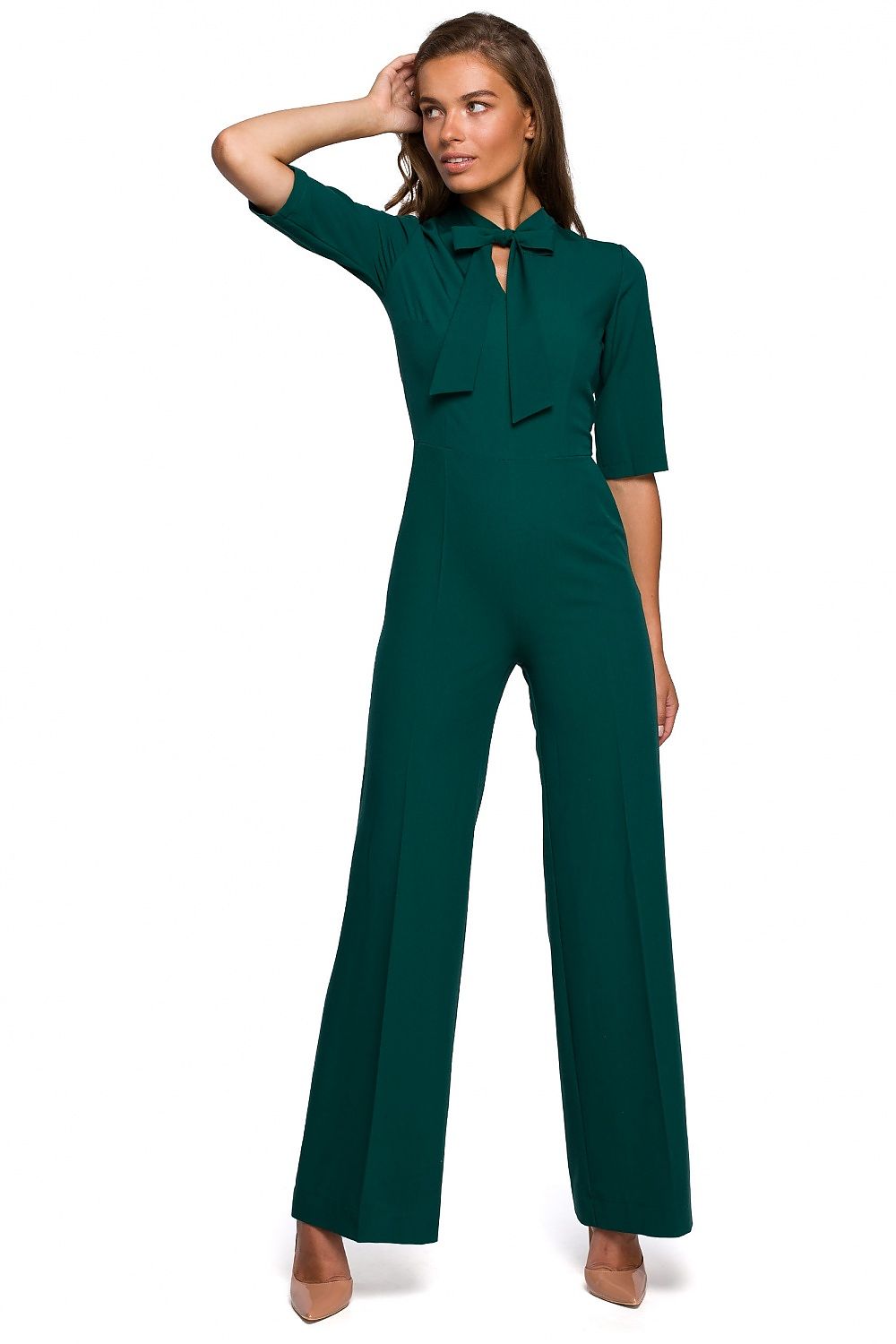 Groene jumpsuit met wijde broekspijpen en V-halsstrik – Stylove Modern Elegance collectie