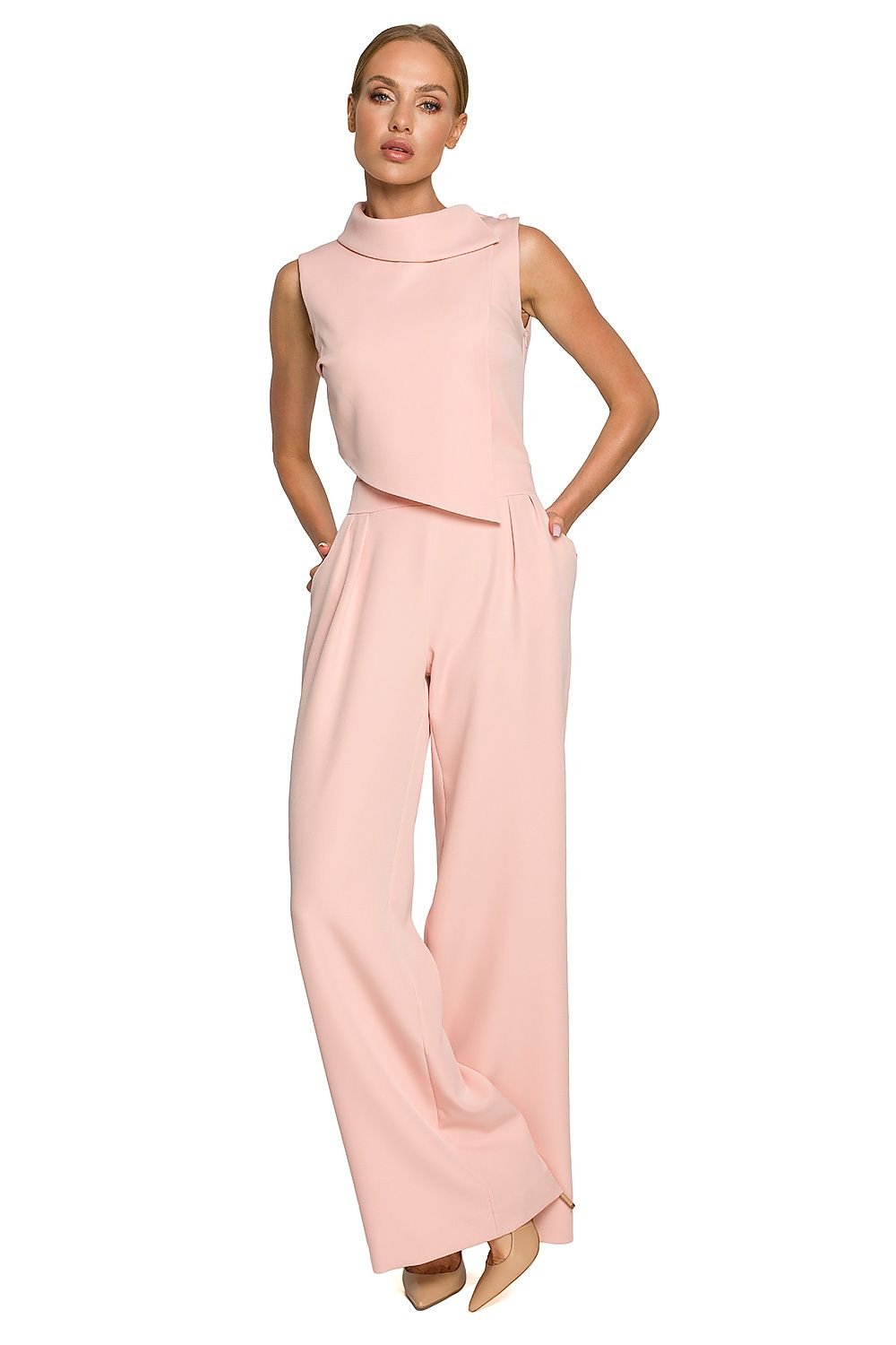 Nocturne Éclaire Jumpsuit – Vespera Edition: roze jumpsuit met wijde broekspijpen en decoratieve schoudersluiting voor avondgelegenheden.