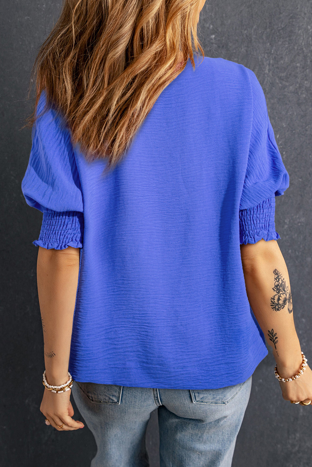 Witte boxy blouse met kraag en gesmokte mouwboorden - PrizQ